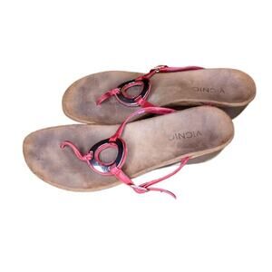 Vionic Thong Flip Flop Wedge Sandals Red Leather Gold Tone Medallion Size 10